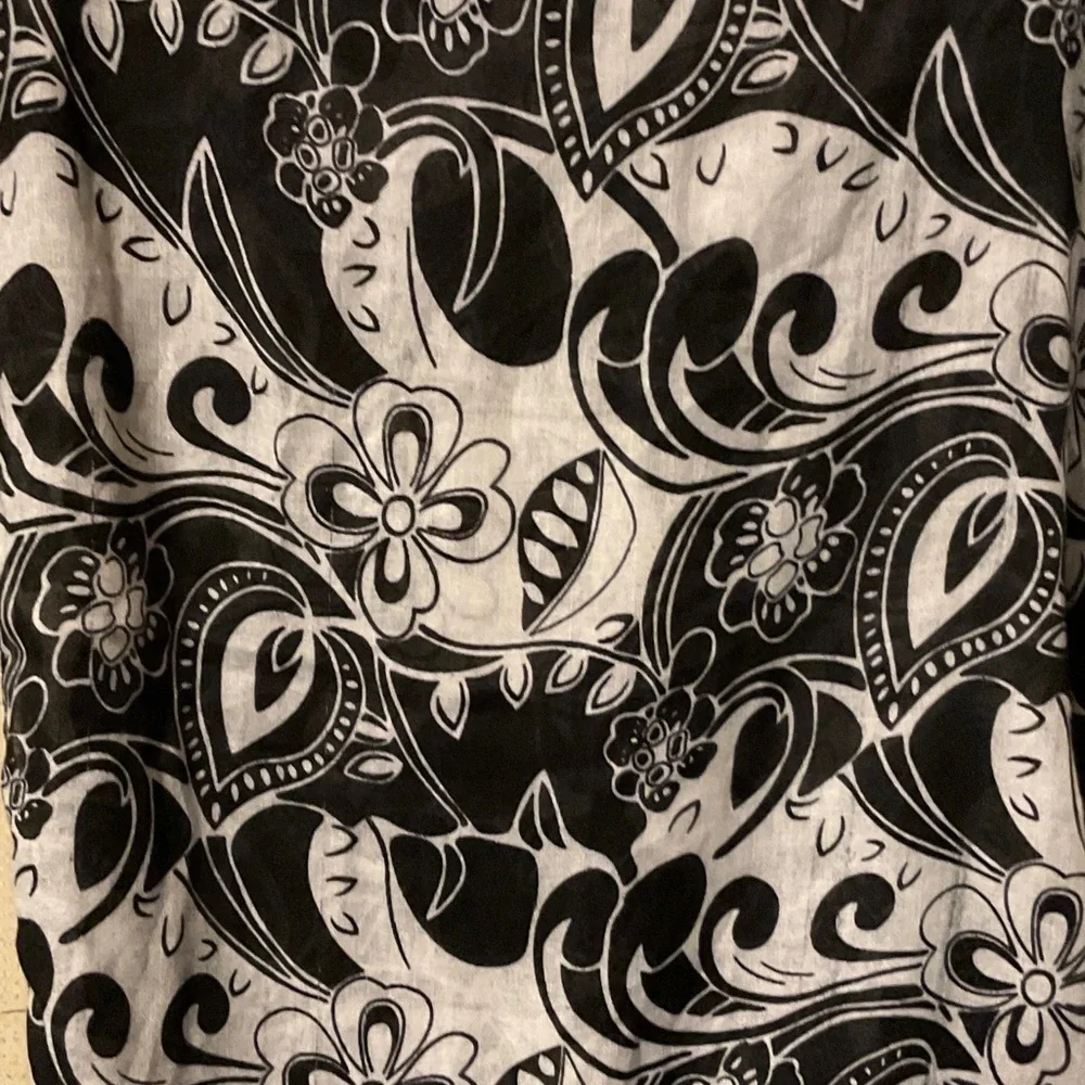 Elegant Black and White Paisley Scarf